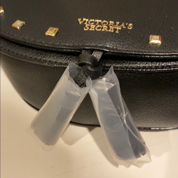 NWT Victoria’s Secret black crossbody bag - Picture 3 of 6